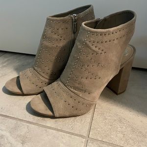 Vince camuto block heels 9
